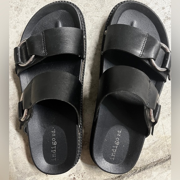 Indigo Black Faux Leather Platform Sandals / Slides - Size 5.5 - Picture 3 of 11